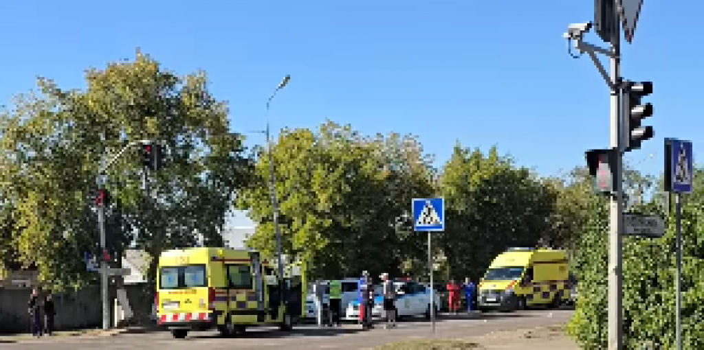 В Караганде мотоциклист столкнулся со скорой и скрылся с места происшествия