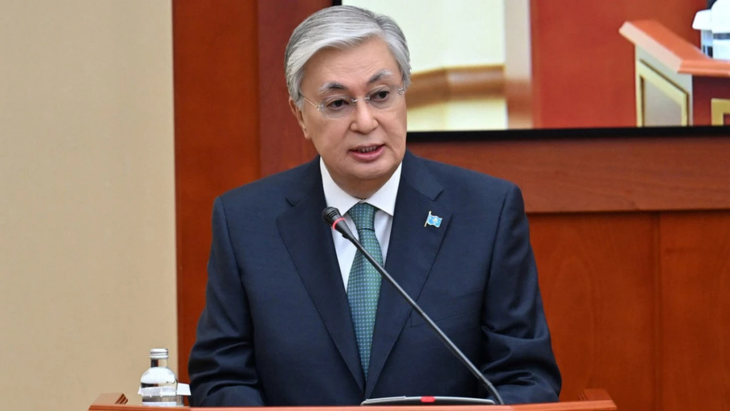 Токаев: Правительство и акимы должны пересмотреть свое отношение к работе