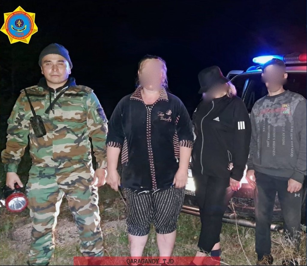 Грибников, заблудившихся в Каркаралинском районе, нашли спасатели