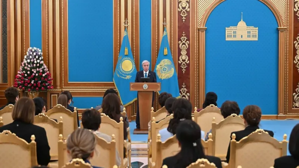 Токаев обратился ко всем женщинам Казахстана