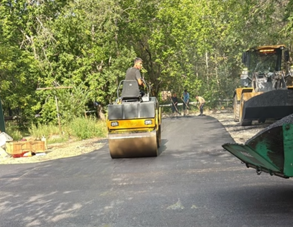 Более 5 тысяч кв. м дворовых дорог отремонтировано в Караганде