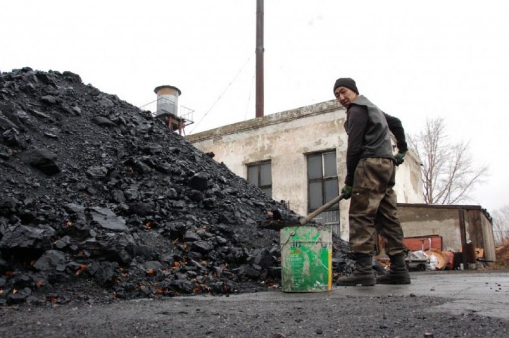 Жителей Карагандинской области просят заблаговременно запастись углём