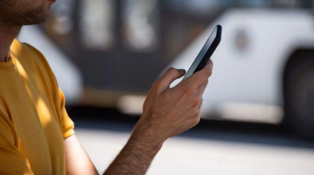 Нелегально ввезенные телефоны будут блокировать в Казахстане