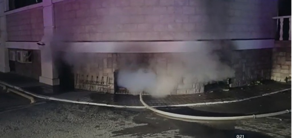 В Караганде пожарные спасли пожилого мужчину из огня