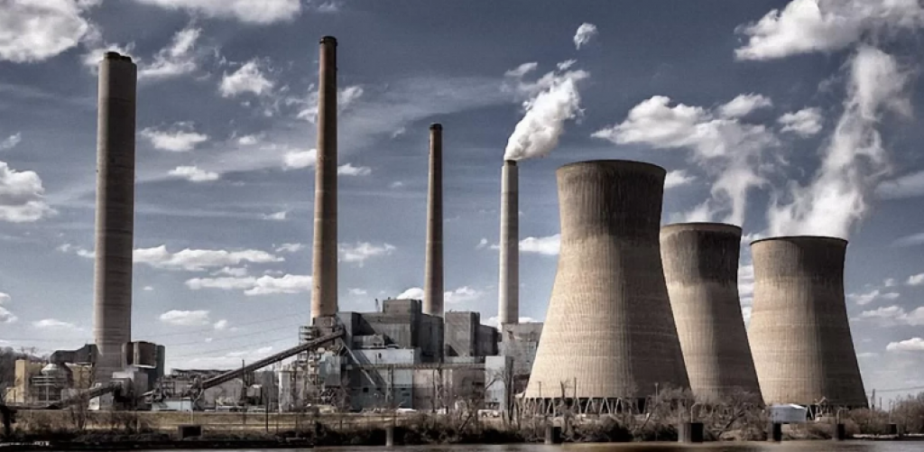 Переводили на свои счета: замдиректора и главбуха «Балхаш жылу» осудили за хищения