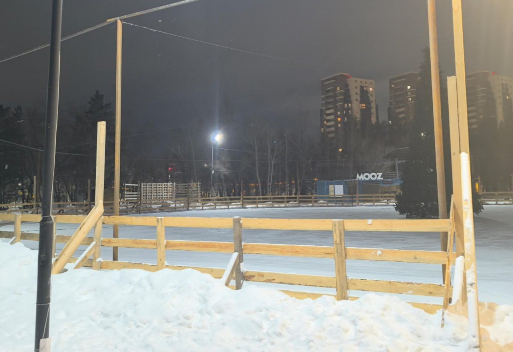 Часть катков в Караганде закрыли на обновление льда