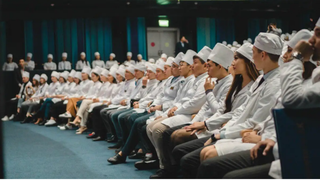 Рекордный выпуск специалистов медицинских вузов ожидается в Казахстане