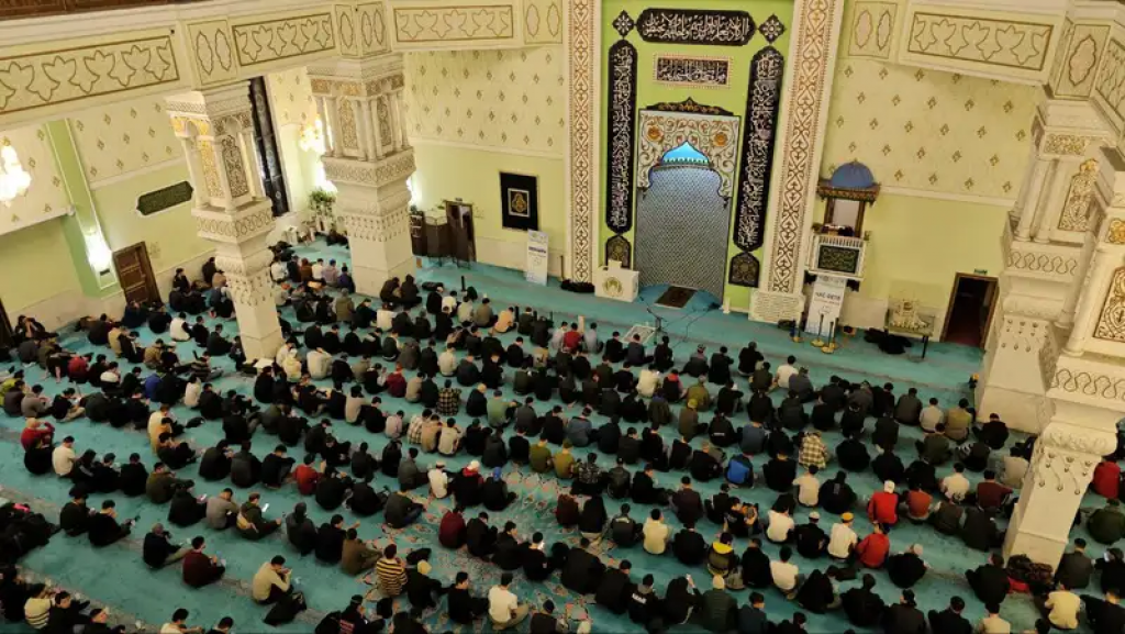 В Казахстане определили время праздничного намаза на Курбан айт