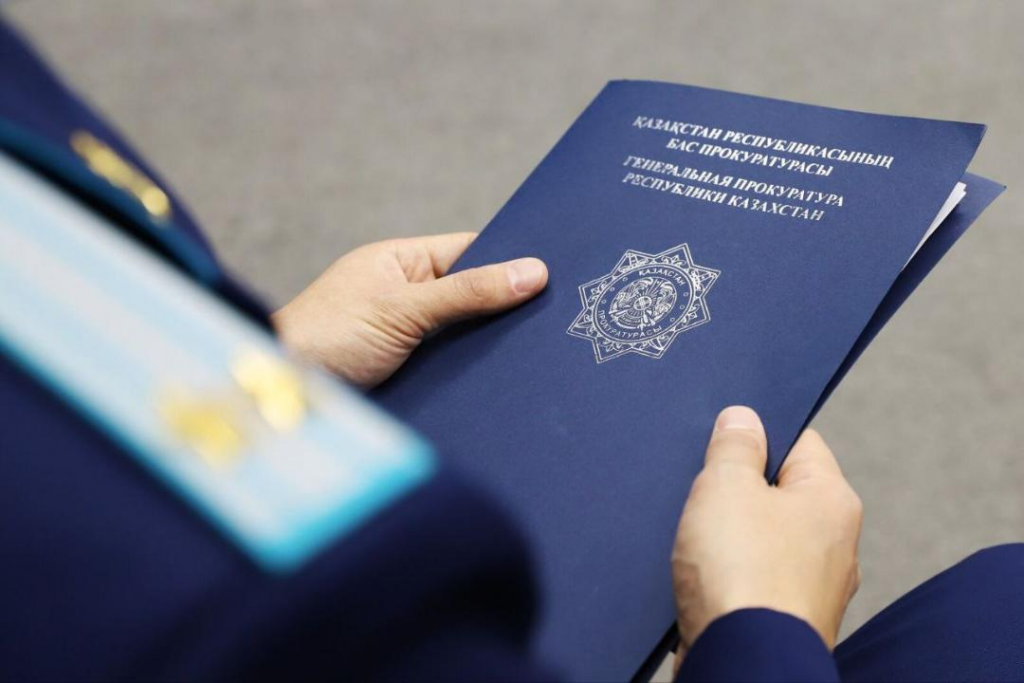 В Караганде за пытки осуждены два сотрудника полиции