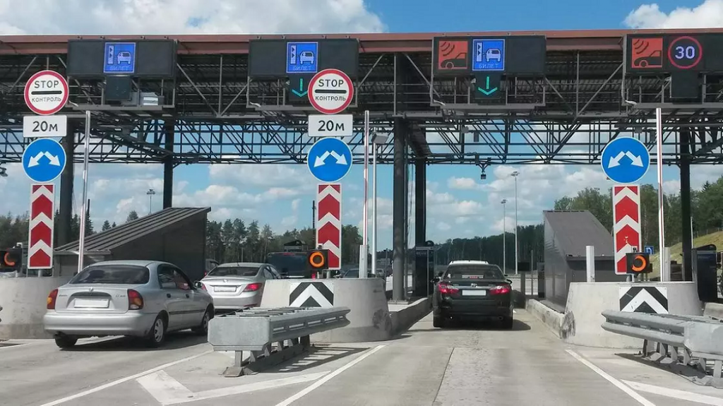 Штрафы и бесплатный проезд: правила пользования платными дорогами изменились в Казахстане