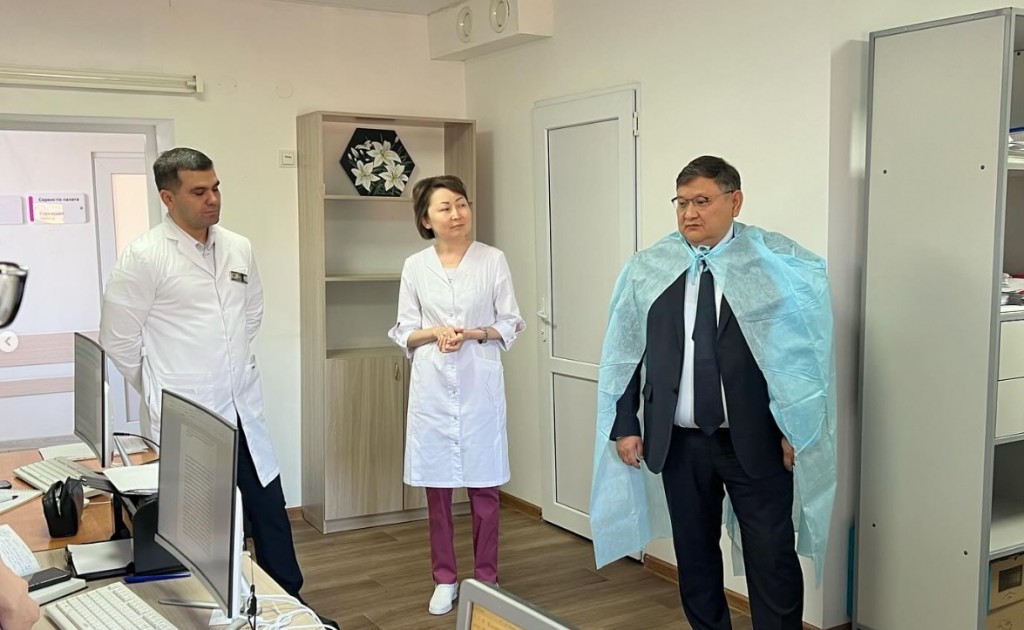 Главный ревматолог минздрава посетил Областную клиническую больницу Караганды