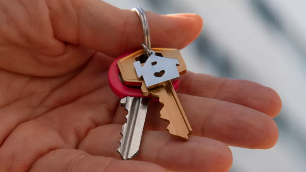 Жилье для детей: реальная помощь или ошибка