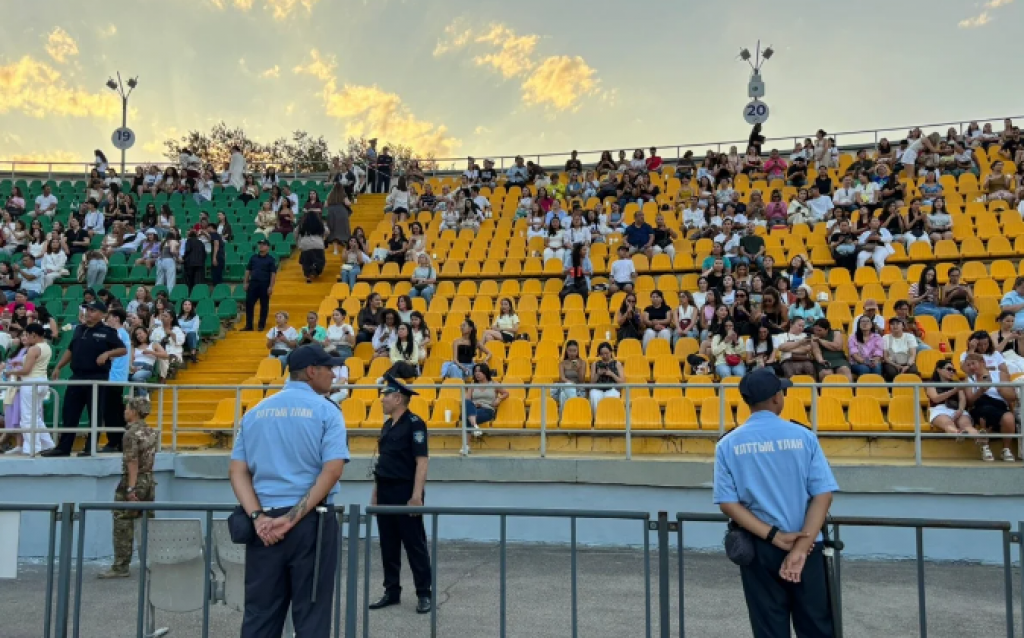 Почему полицию продолжат привлекать к охране концертов и матчей в Казахстане