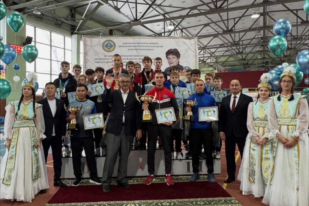 Иван Барзиков мүшесі бар жалаңаш ЖКО порно онлайн көру