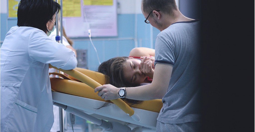 Почему не во всех роддомах Караганды можно рожать с партнером