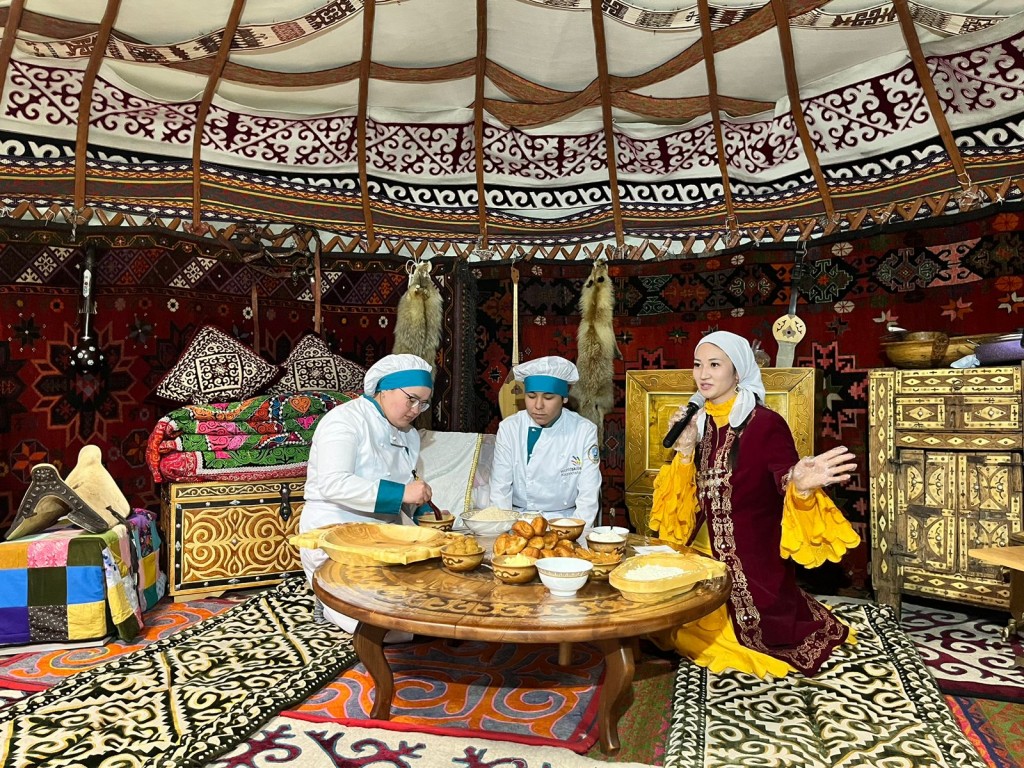 В карагандинском краеведческом музее провели этнографическую кулинарную встречу