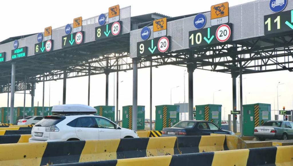 Почему на платных дорогах Казахстана происходят массовые аварии