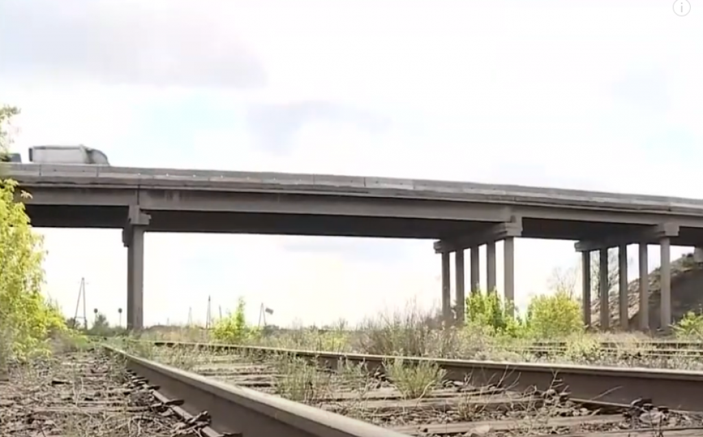 В Караганде аварийный путепровод ждёт ремонта десятилетия