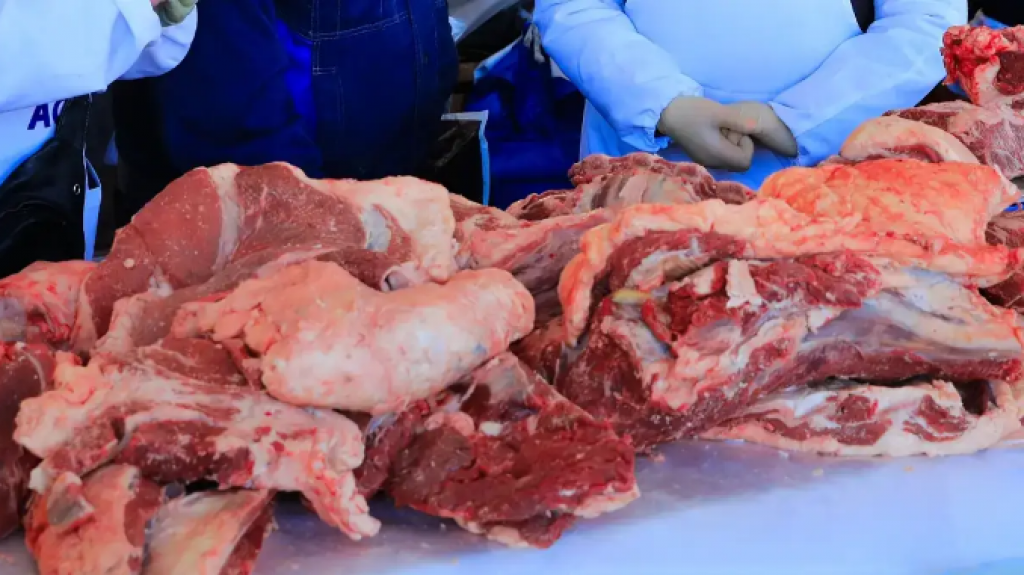 Изменение цены на мясо объяснил глава Минсельхоза