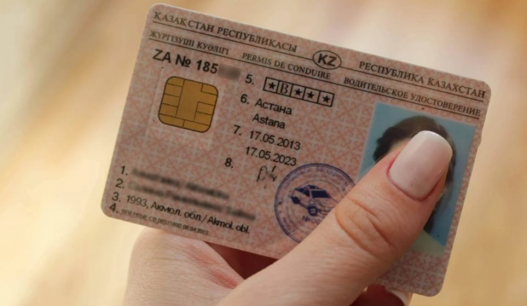 Мошенники стали чаще предлагать жителям водительские права без экзаменов