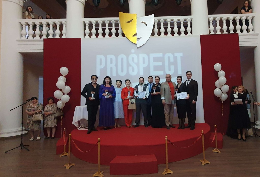 Юбилейный театральный сезон закрыли в ТЮЗе Темиртау