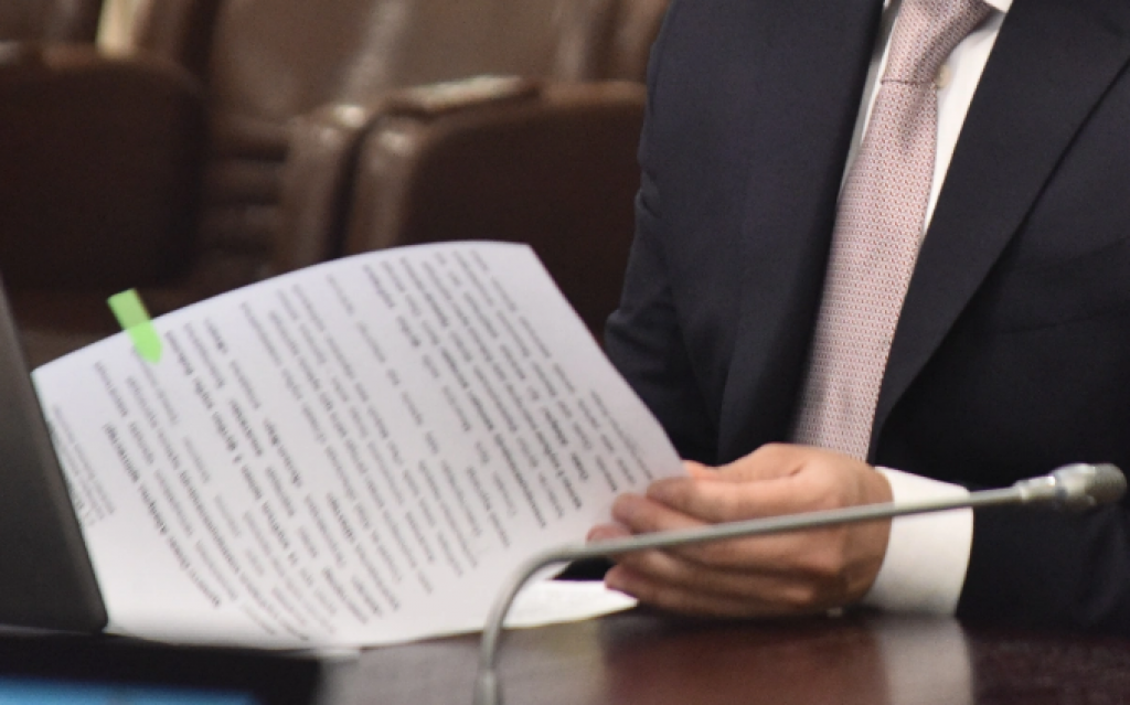 Қазақстанда мемлекеттік қызметшілерге теңестірілген кәсіпкерлікке тыйым салынады