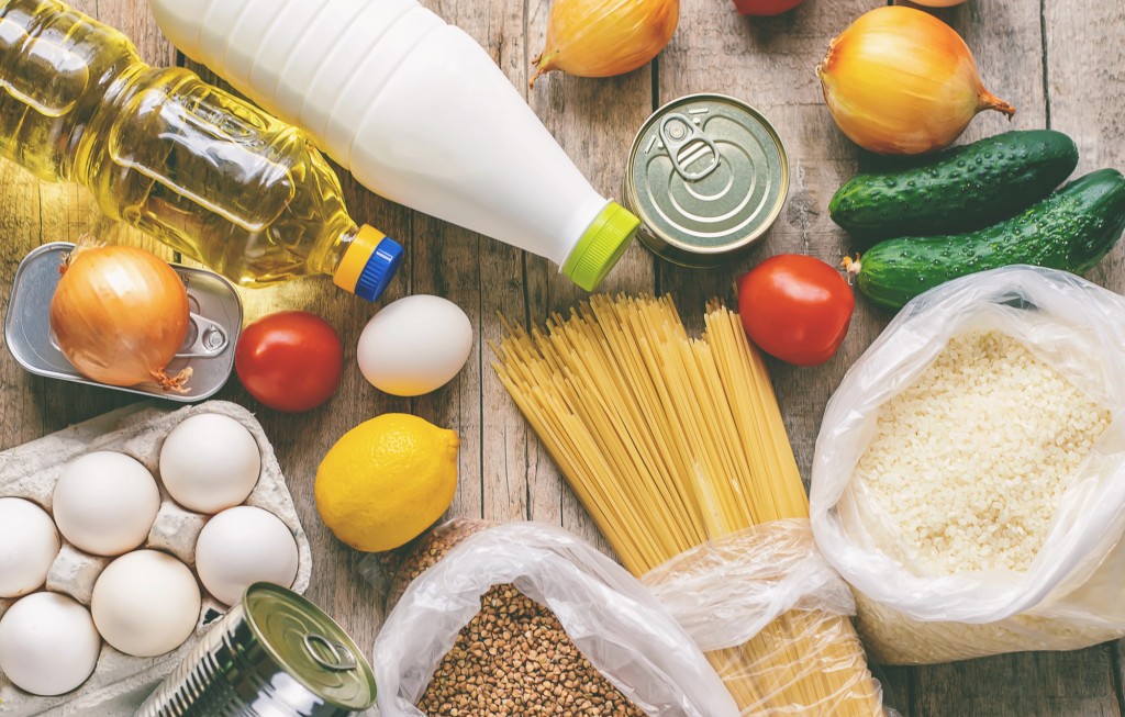 Молоко дешевеет, масло дорожает: как власти сдерживают рост цен на продукты