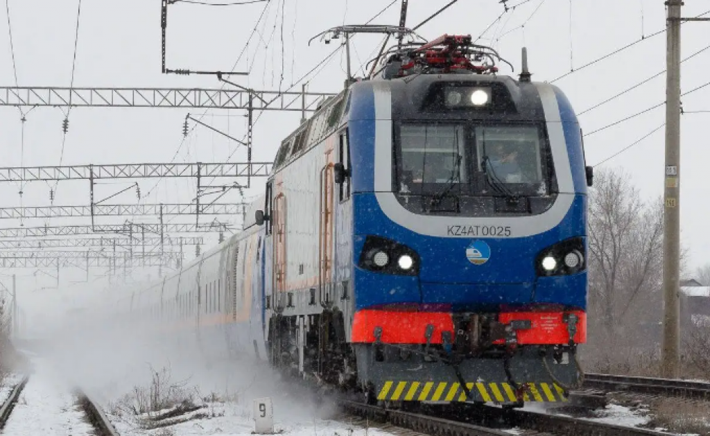 Поезд загорелся на участке Астана – Караганда