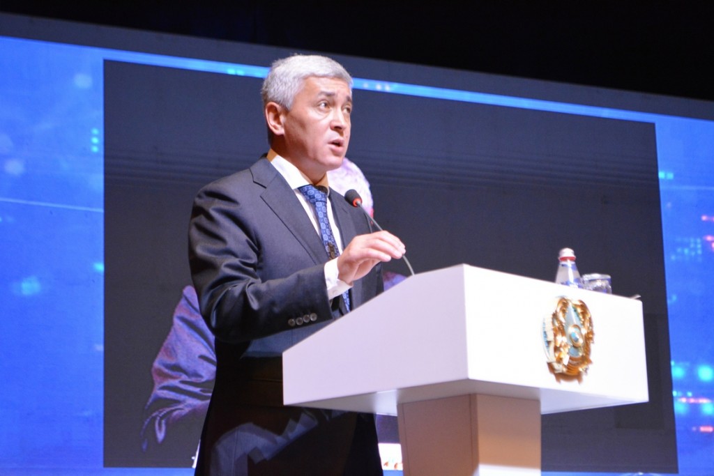 Компьютеризация, новые проекты, новый Дворец школьников: как будет развиваться образование в Карагандинской области