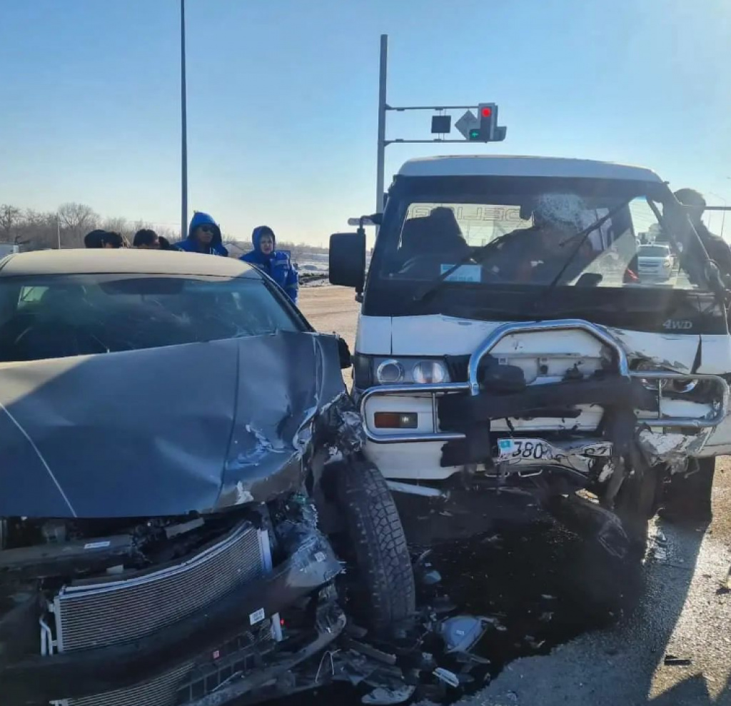 В Караганде на перекрестке 