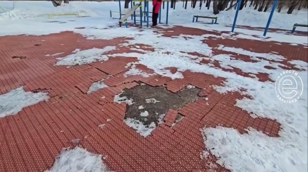 Комиде BDSM құлын табыңыз