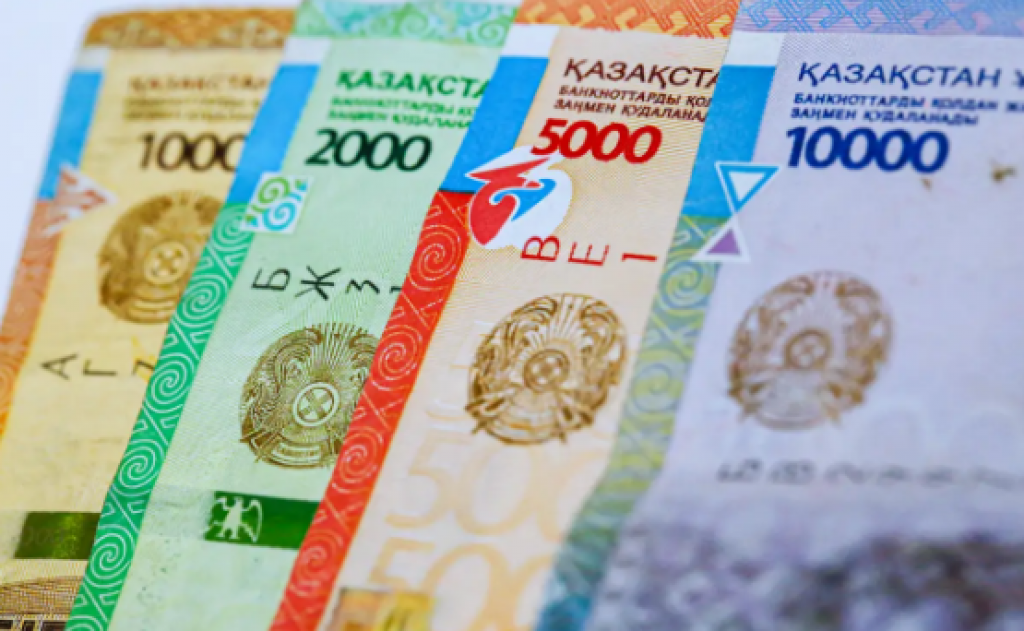 Более 4 трлн тенге наличных находится в обороте Казахстана