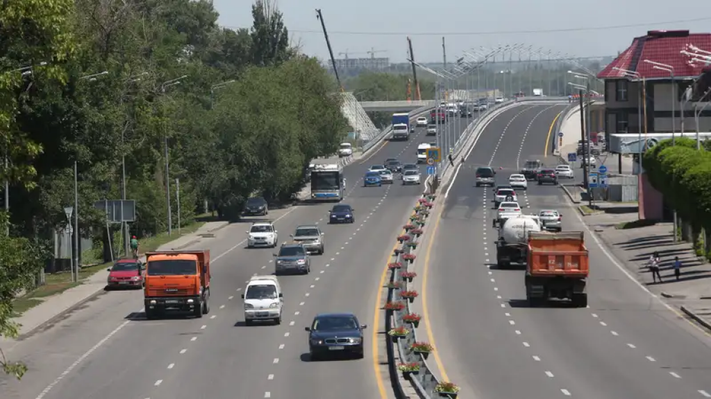 В Казахстане вводят электронные паспорта на автотранспорт