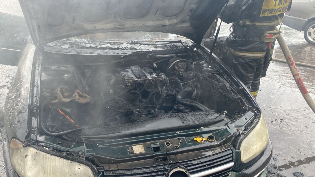 В минувшие выходные в Шахтинске горел автомобиль