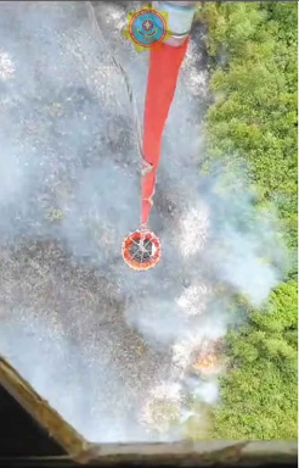 На тушение природного пожара в Карагандинской области привлечен вертолет