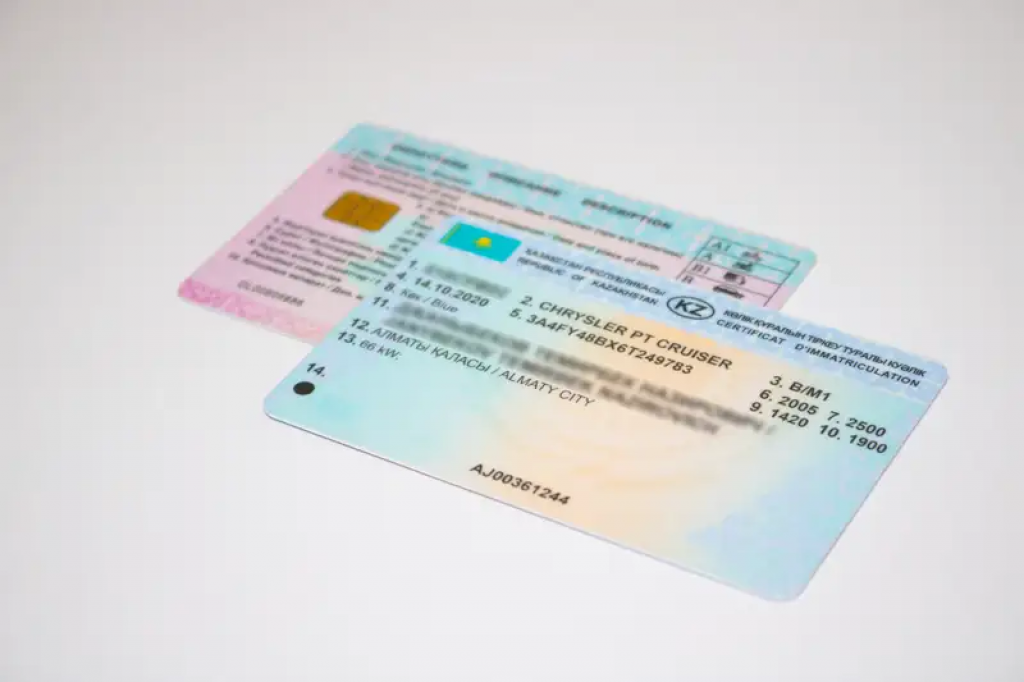 Казахстанцам напомнили о замене водительских прав без посещения ЦОНа