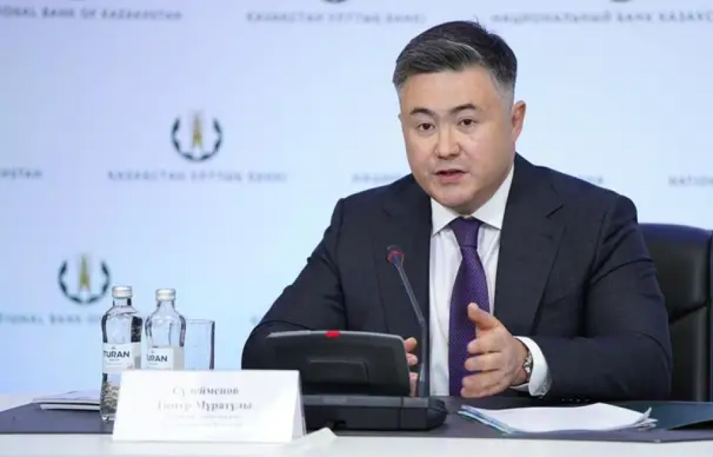 Старые банкноты и монеты не будут изыматься при замене герба