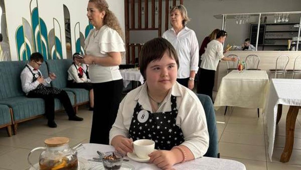 «Абилимпикс» в Караганде: подростки с особыми потребностями соревновались в ресторанном деле