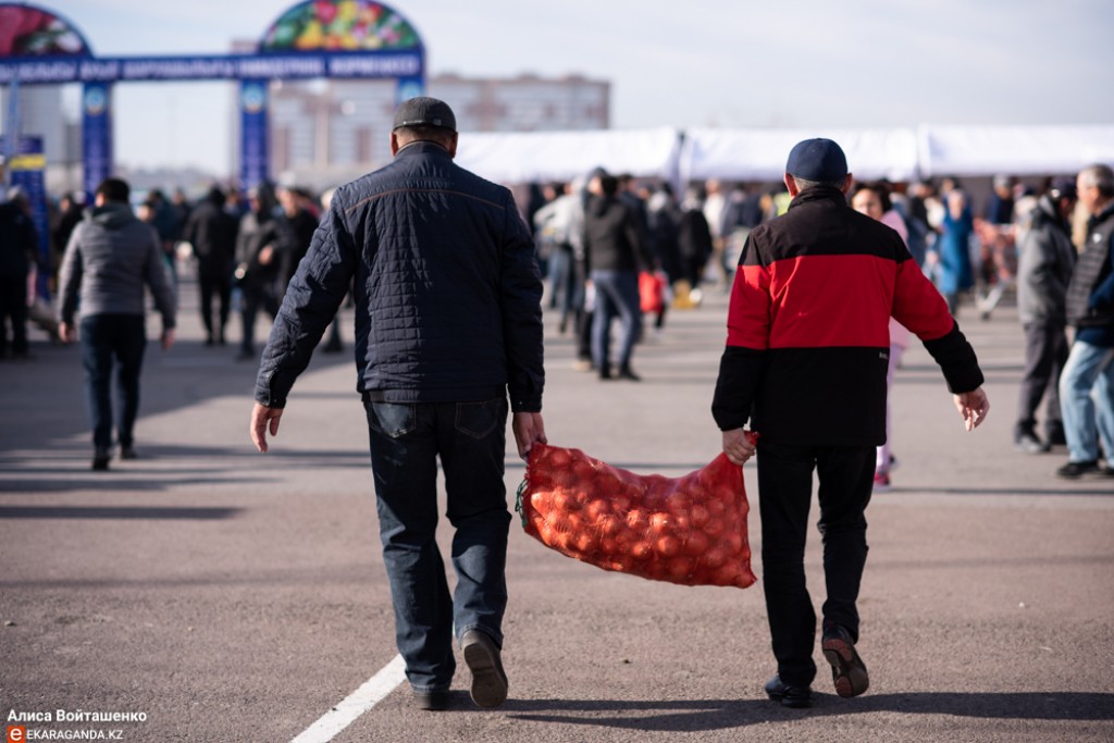 Во сколько бюджету обошлись бесплатные автобусы для населения на сельхозярмарку в Караганде?