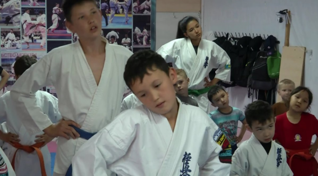 Карагандинские дети могут остаться без секции каратэ