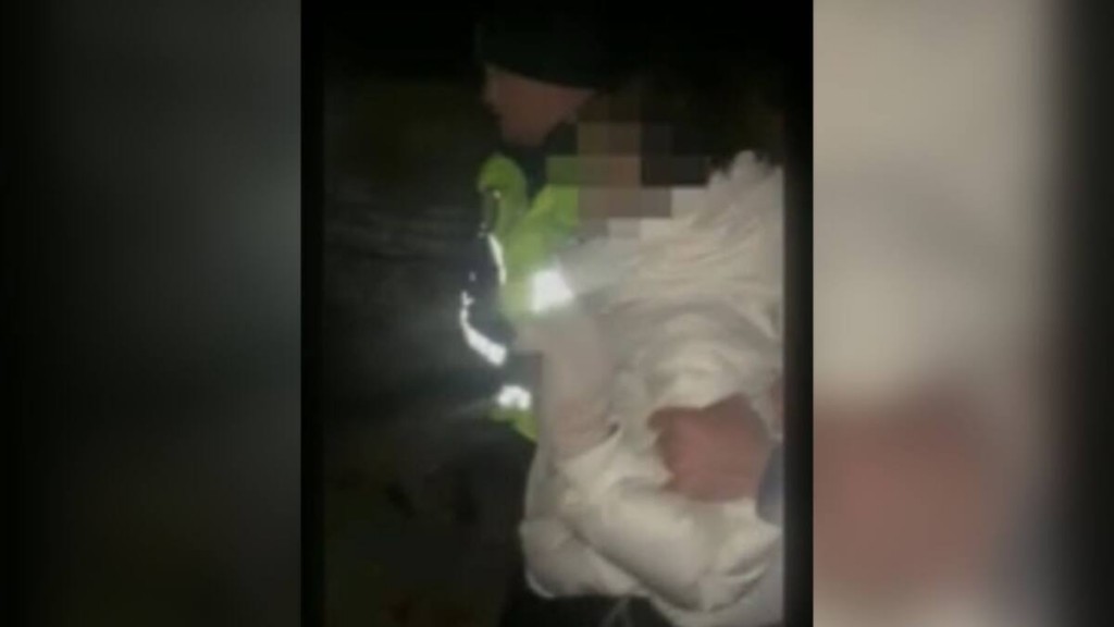 Девушку спасли от прыжка с крыши полицейские в Балхаше