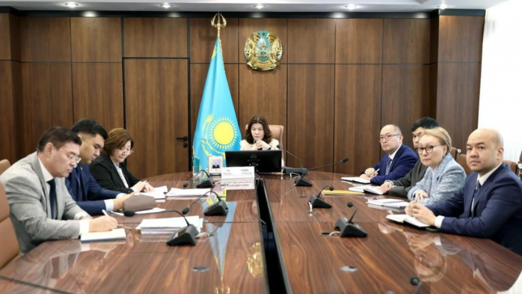 Ревизия в Минпросвещения РК: ведомство урезает форумы и отчётные совещания