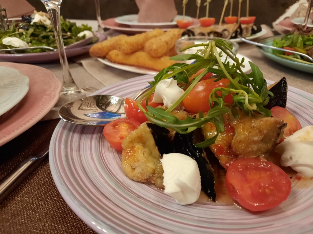 Новогодний стол без риска: рекомендации карагандинцам от санэпидслужбы