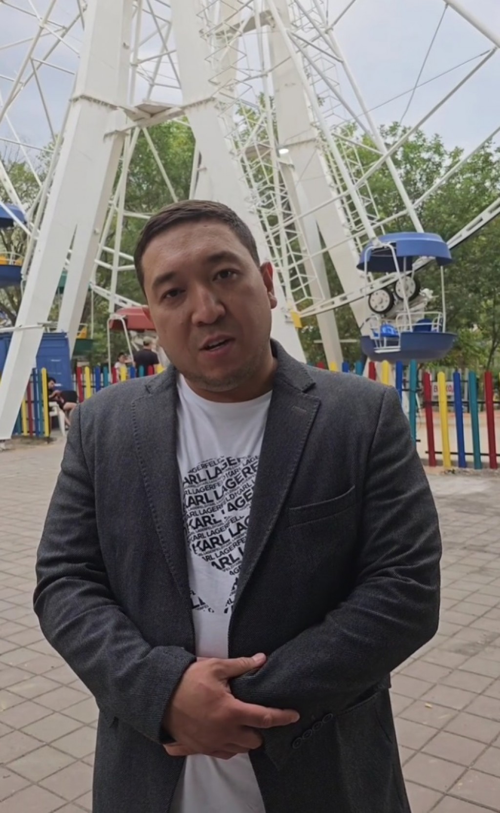 После остановки колеса обозрения депутат Карагандинского областного маслихата потребовал проверить все аттракционы в парке