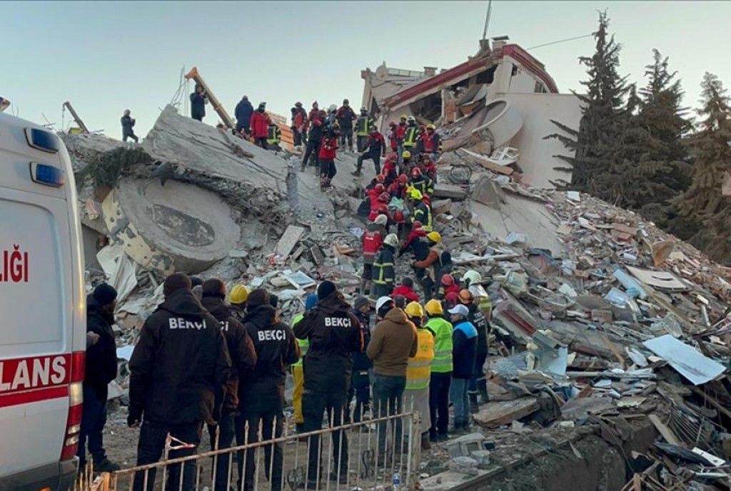 Группа казахстанских спасателей прибыла в провинцию Хатай для поиска пропавших граждан РК