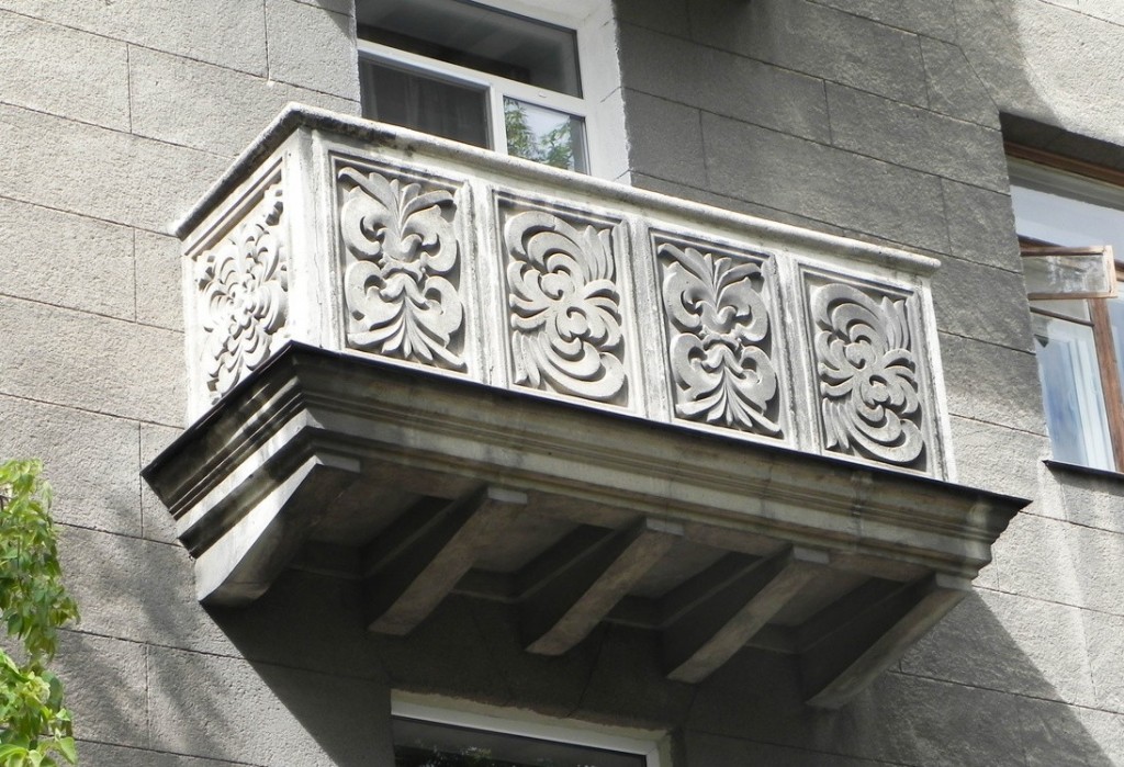 Карагандинская художница исследует казахский орнамент в архитектуре города