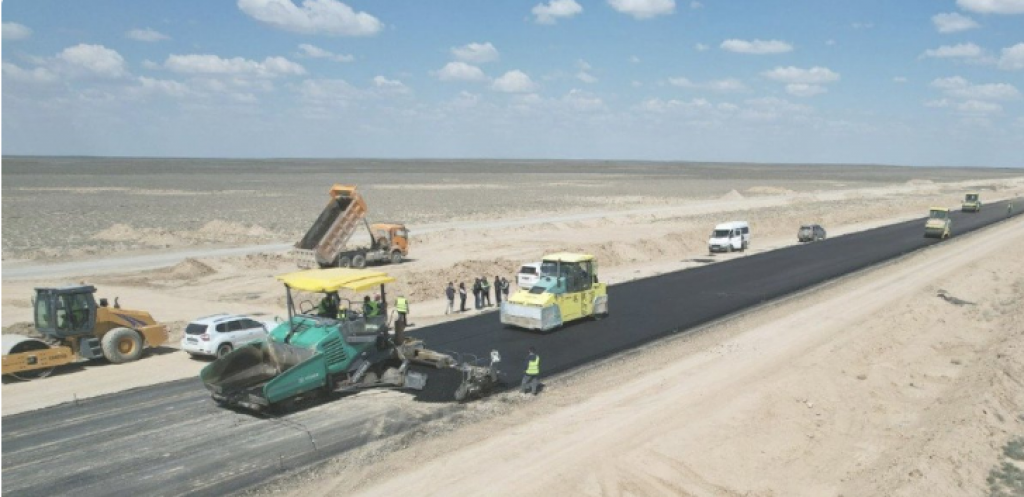 Казахстанцам предлагают жаловаться на плохие дороги