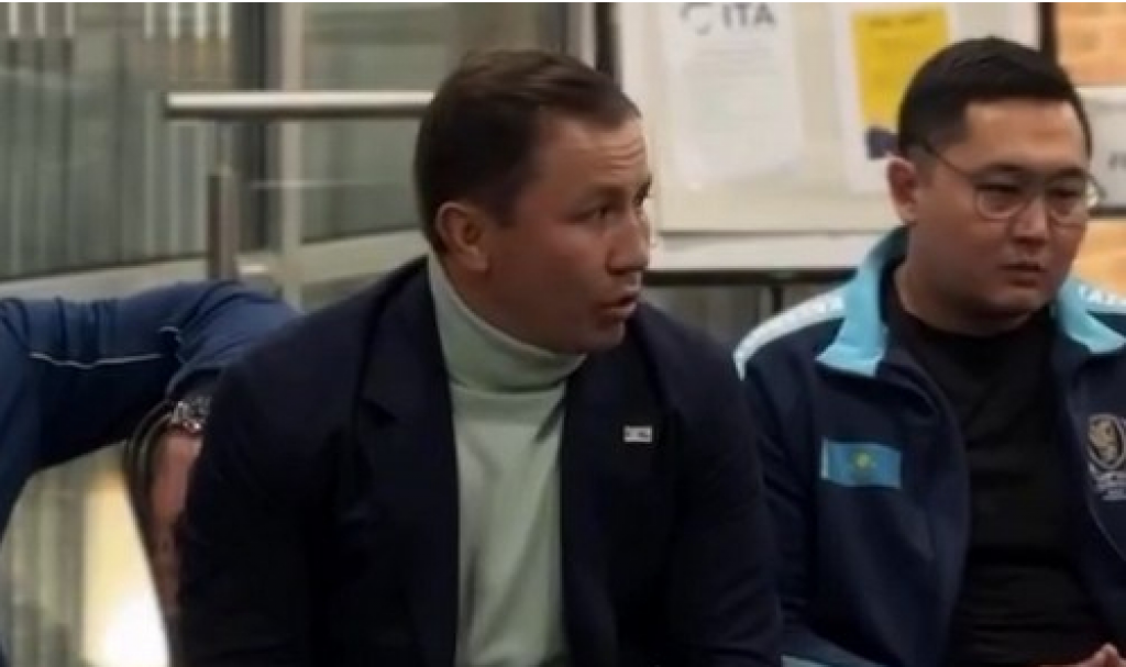 Геннадий Головкин выступил перед боксерами сборной Казахстана на чемпионате мира