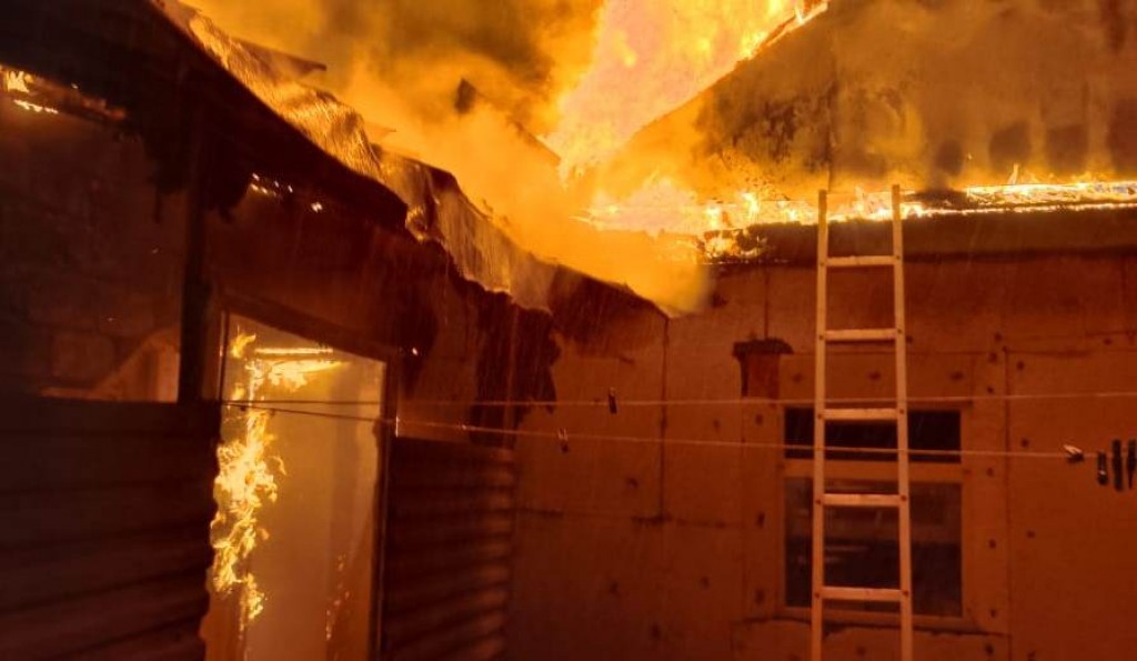 В посёлке Карагандинской области сгорел жилой дом