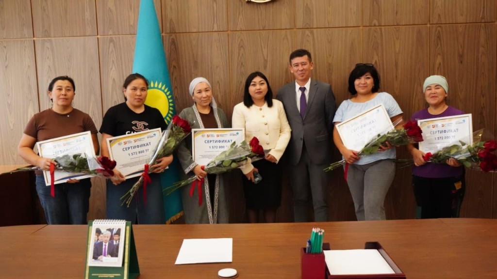 Гранты на открытие своего дела получили жительницы Бухаржырауского района